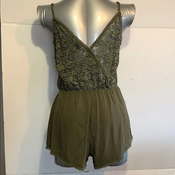 SALE!! Green tank jumper romper. - Picture 4 of 8